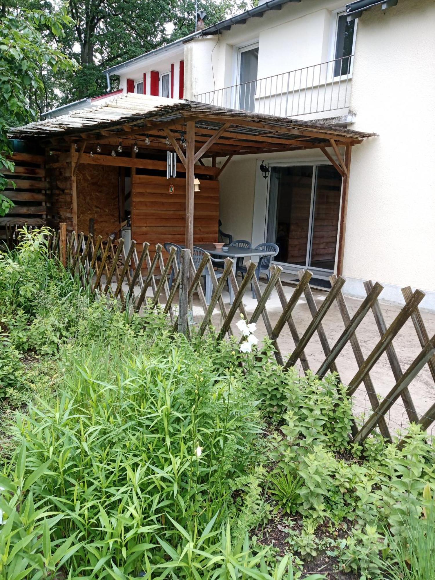 Maison Pres Des Bois จู เลส์ ทัวส์ ภายนอก รูปภาพ